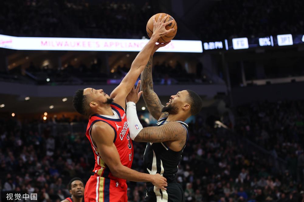 他在球场上 他在球场上