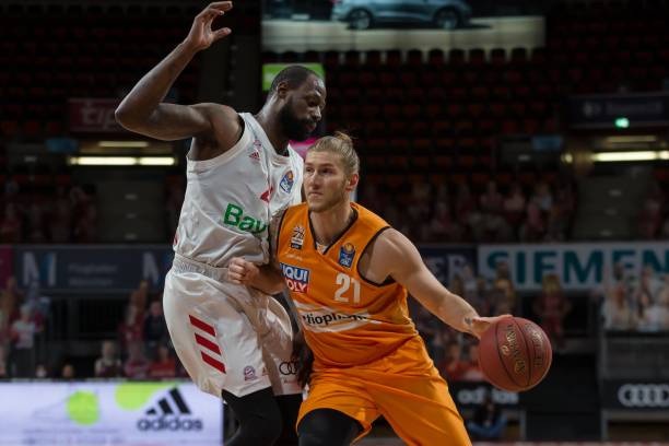 朗尼与他的 朗尼与他的